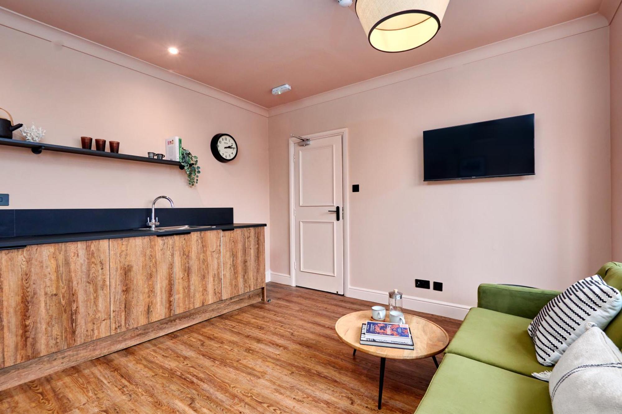 Settle In Winchester - Stylish Self Check-In Rooms Exteriör bild