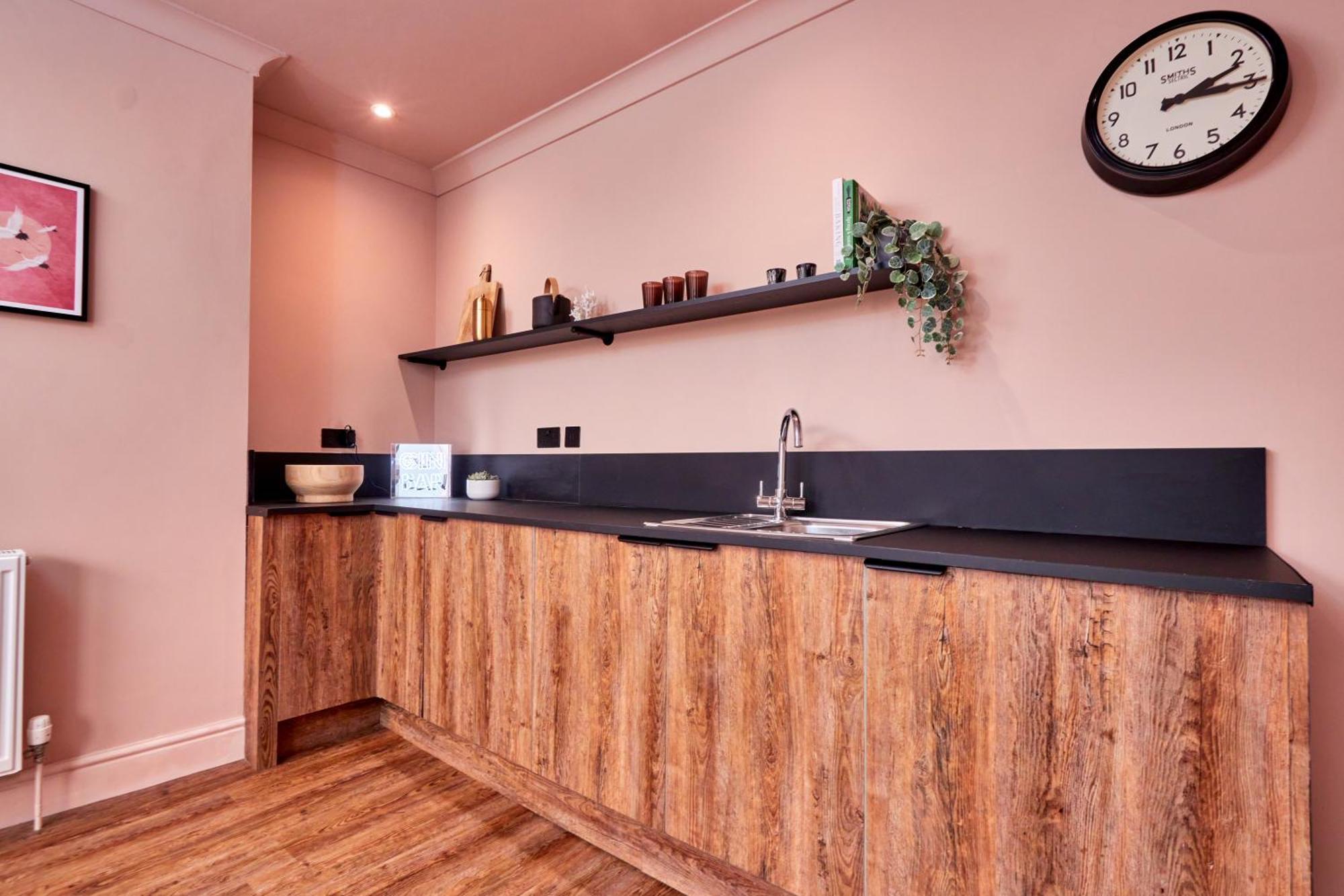 Settle In Winchester - Stylish Self Check-In Rooms Exteriör bild