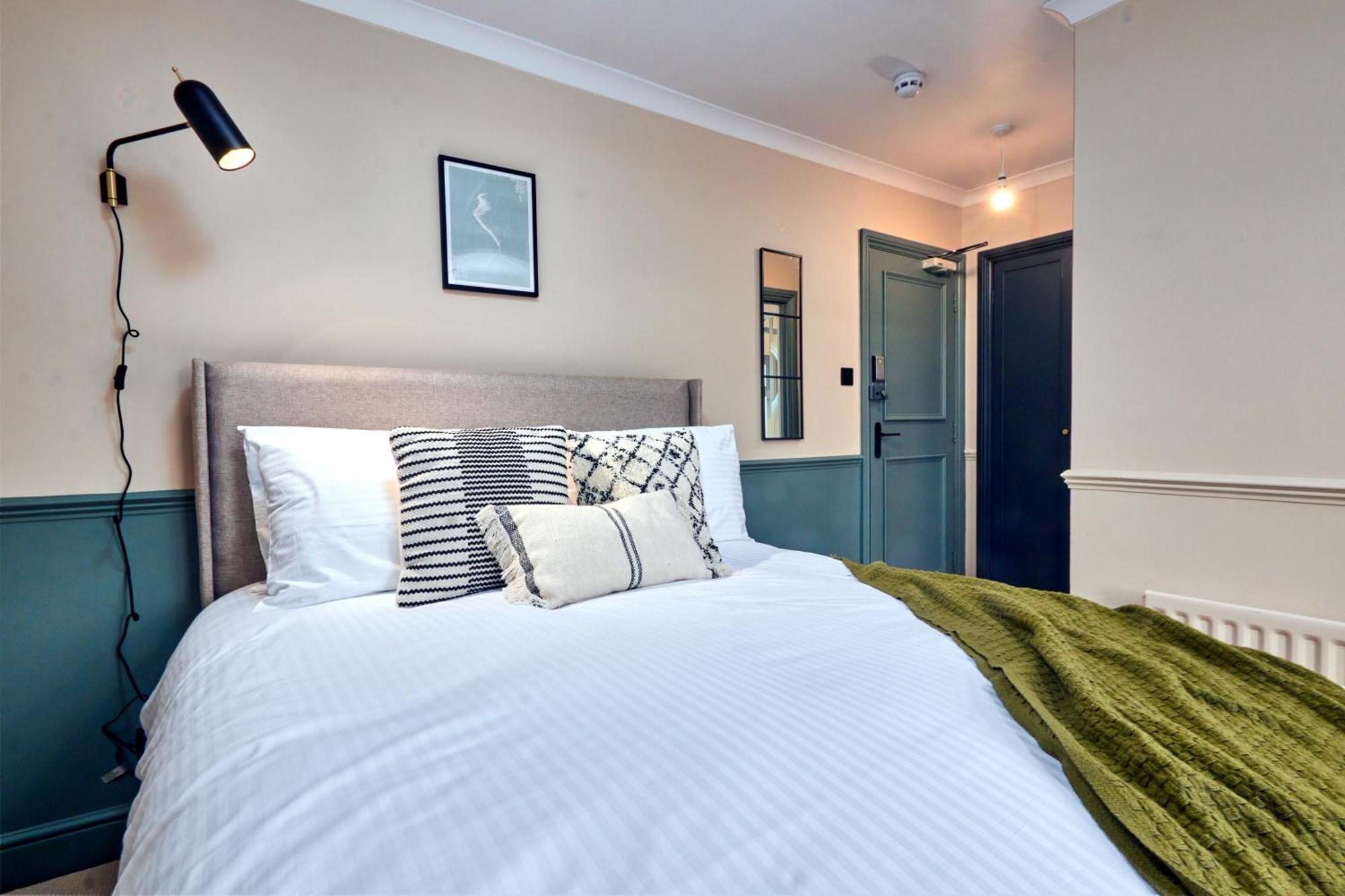 Settle In Winchester - Stylish Self Check-In Rooms Exteriör bild
