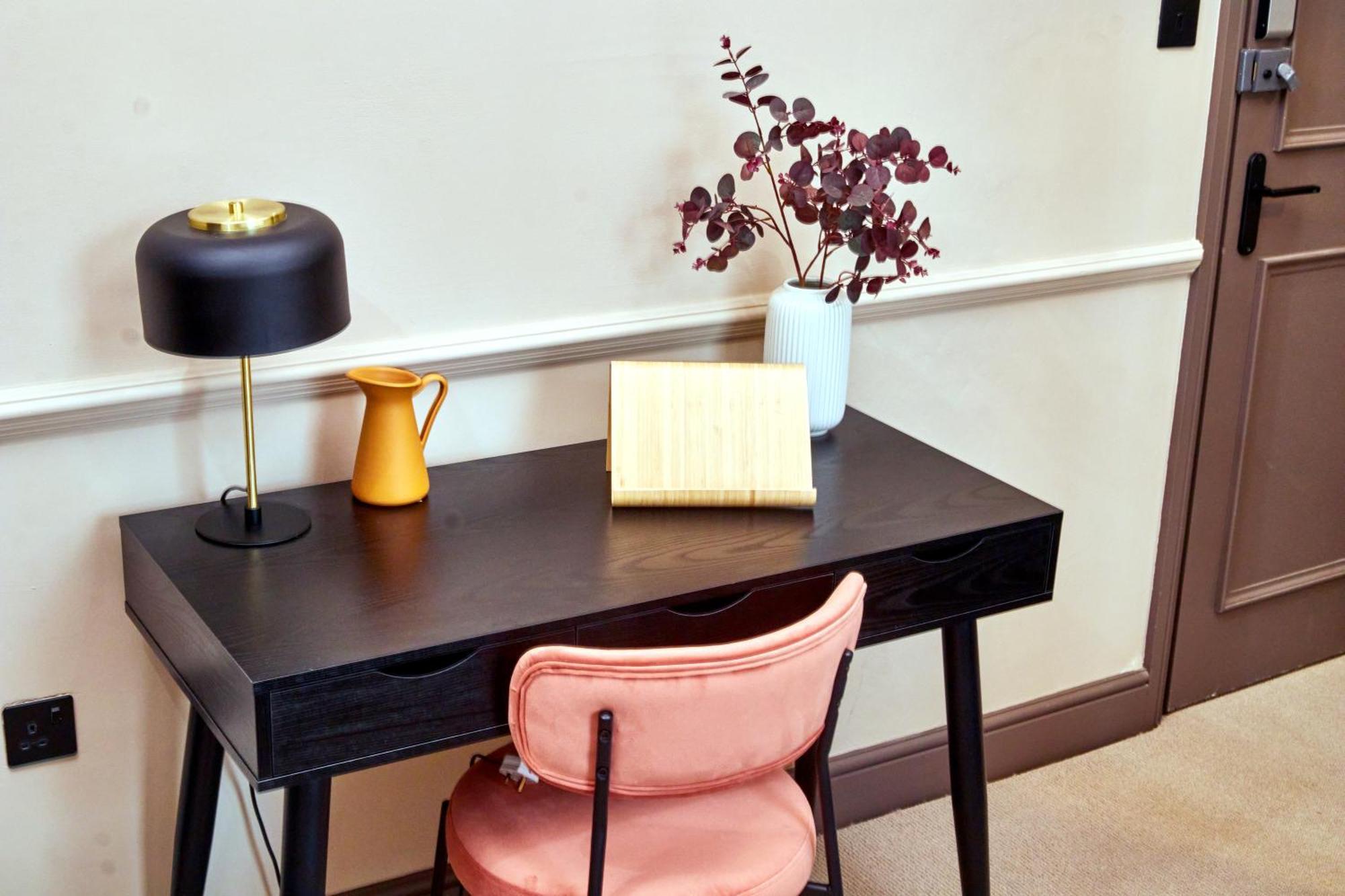 Settle In Winchester - Stylish Self Check-In Rooms Exteriör bild