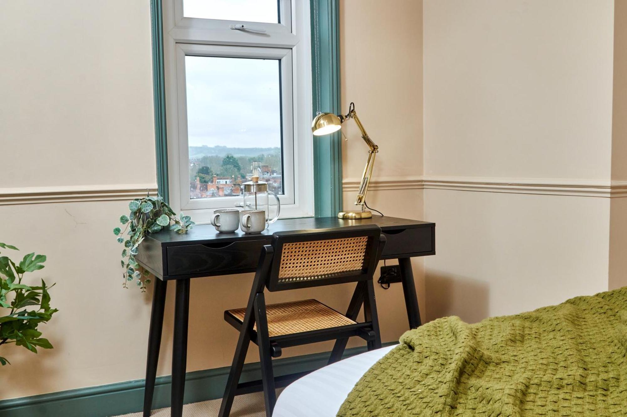 Settle In Winchester - Stylish Self Check-In Rooms Exteriör bild