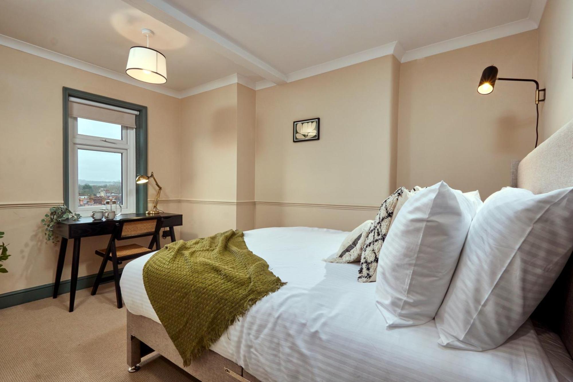 Settle In Winchester - Stylish Self Check-In Rooms Exteriör bild