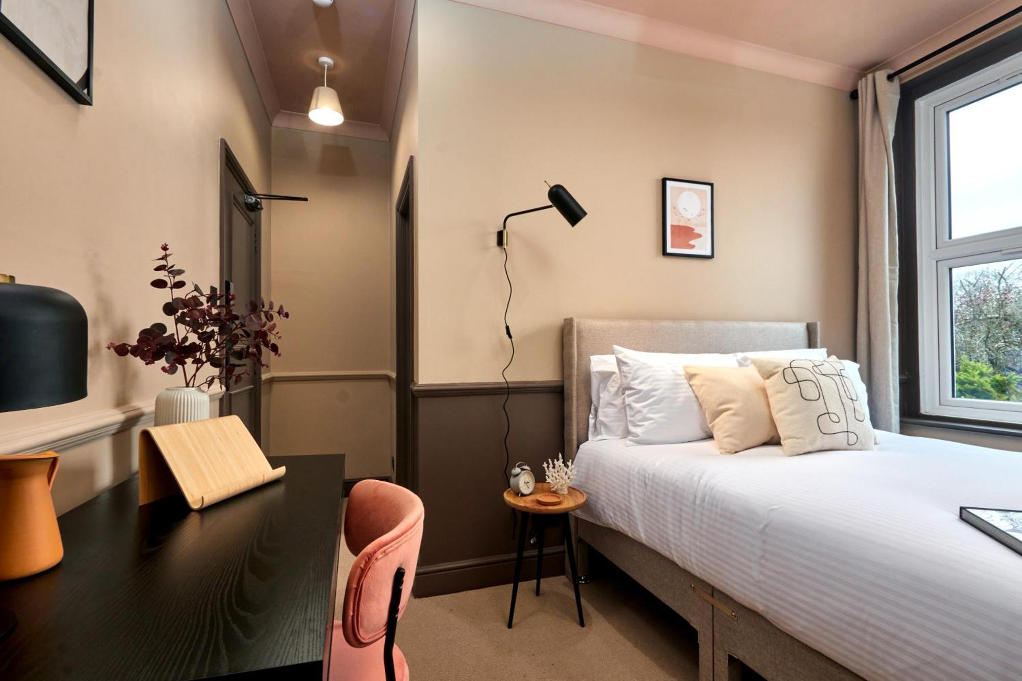 Settle In Winchester - Stylish Self Check-In Rooms Exteriör bild