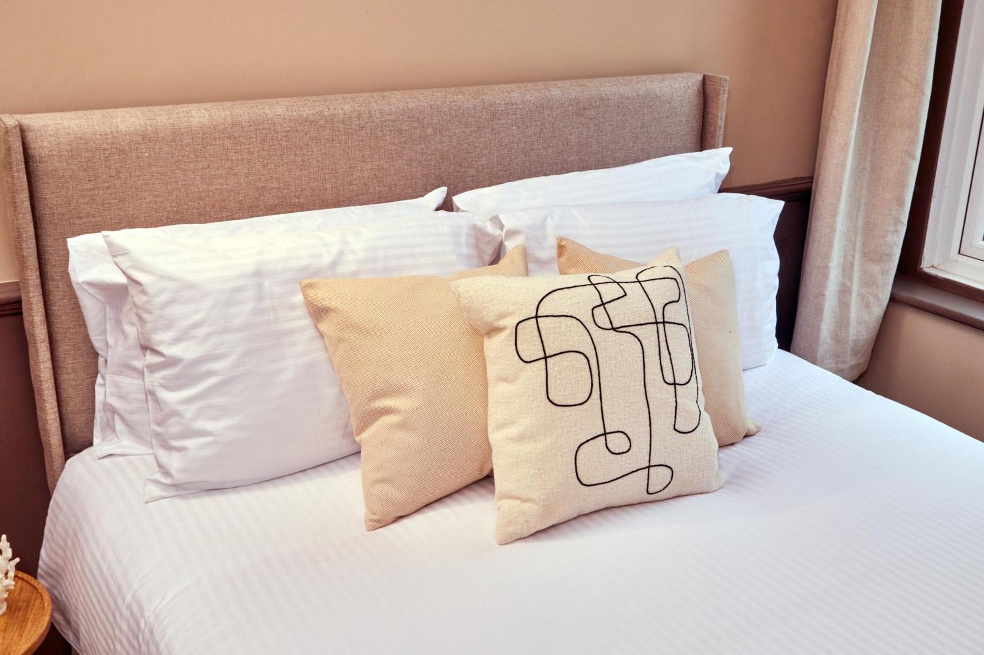 Settle In Winchester - Stylish Self Check-In Rooms Exteriör bild