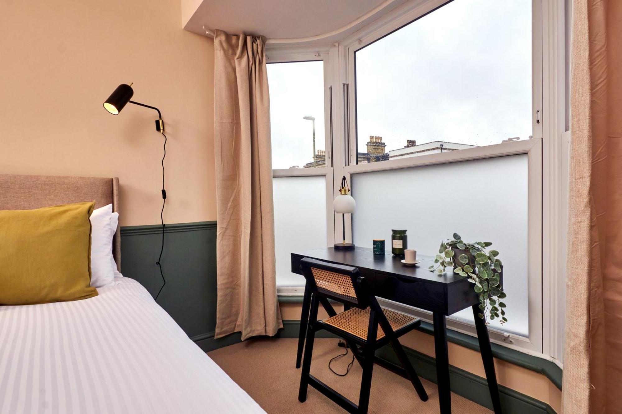 Settle In Winchester - Stylish Self Check-In Rooms Exteriör bild