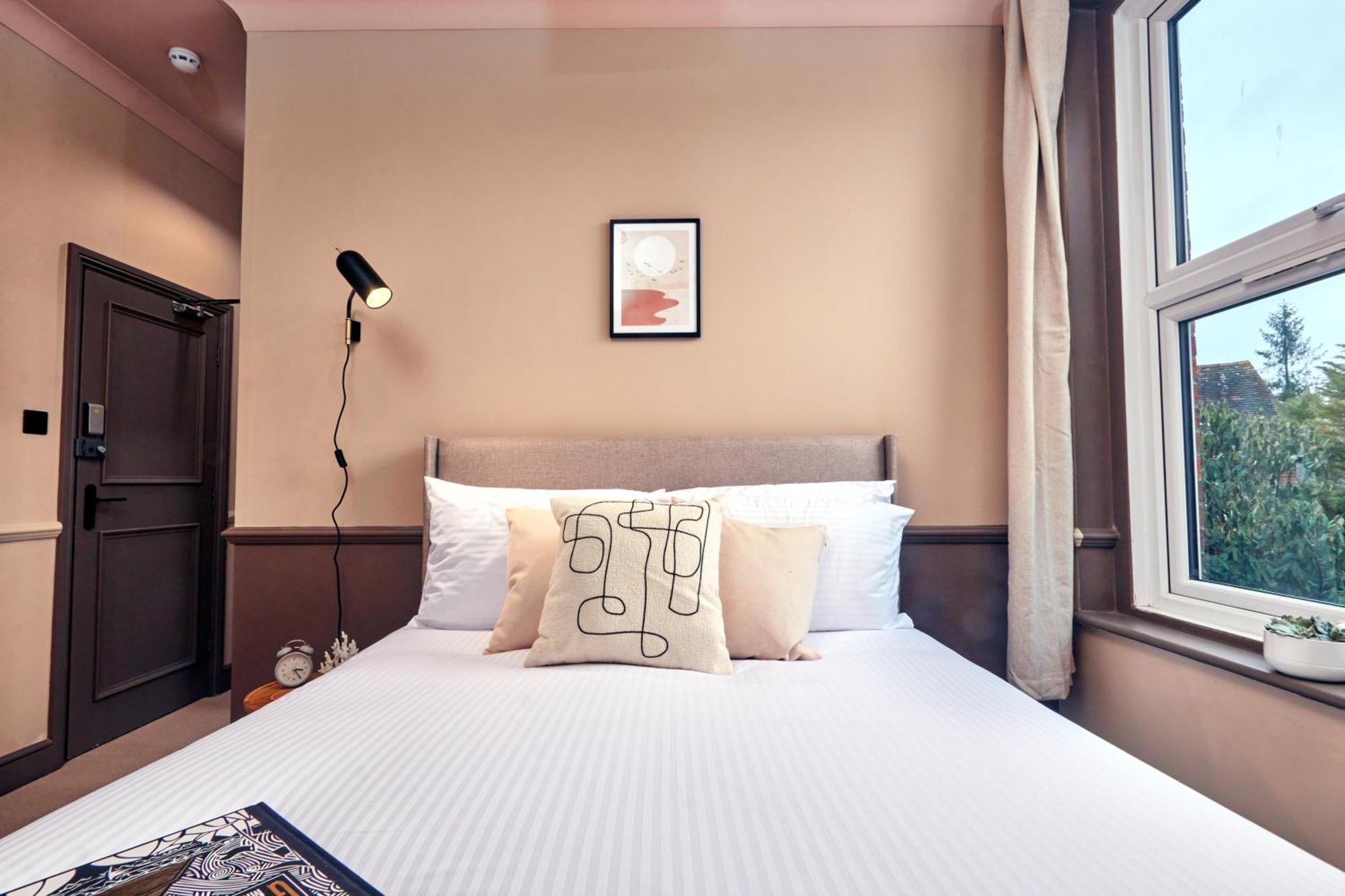 Settle In Winchester - Stylish Self Check-In Rooms Exteriör bild