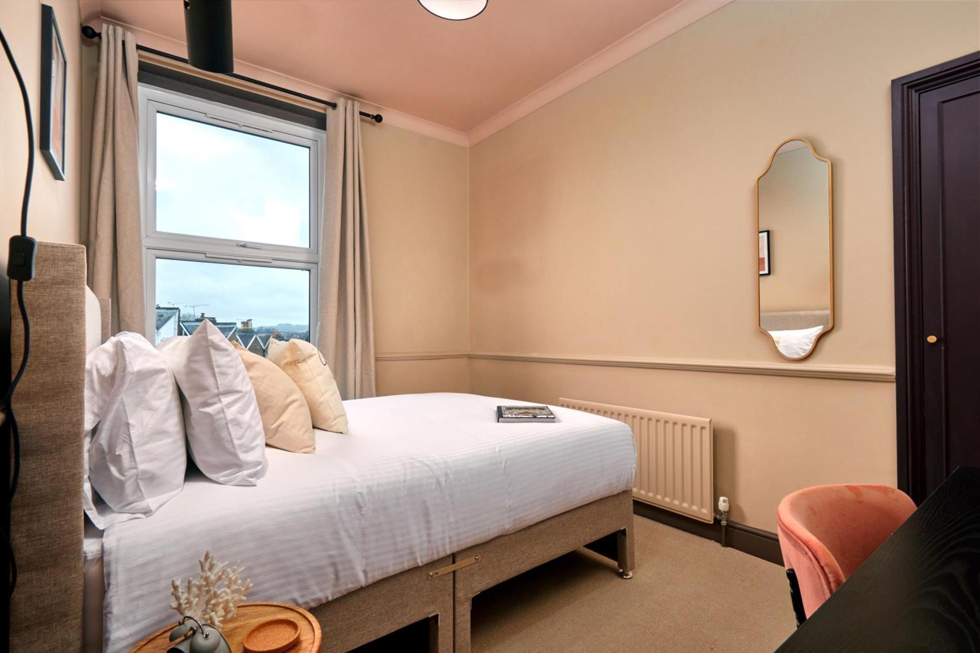 Settle In Winchester - Stylish Self Check-In Rooms Exteriör bild