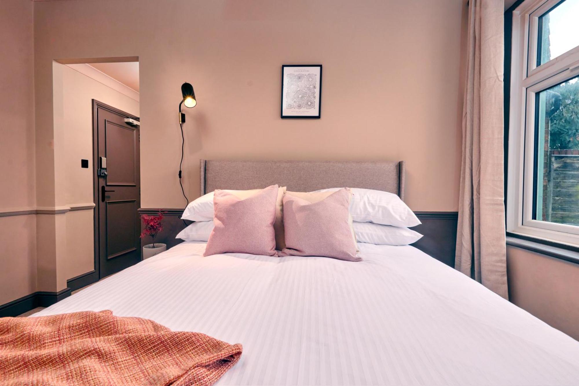 Settle In Winchester - Stylish Self Check-In Rooms Exteriör bild